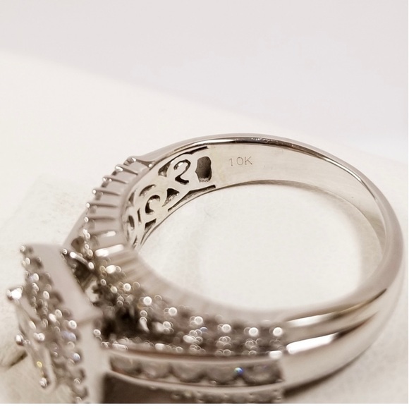 10K Halo Diamond Ring - Picture 6 of 11